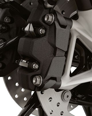 We see the DTC and ABS Pro systems of the R 1250 GS.