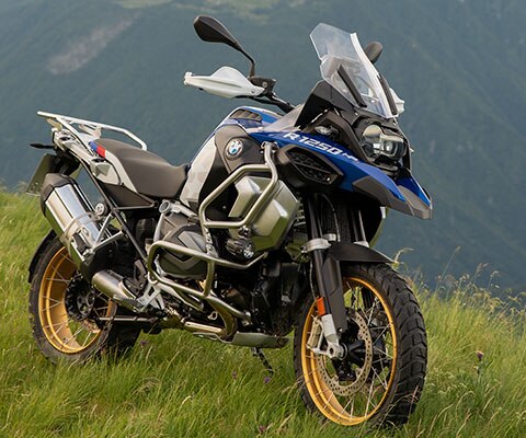 BMW R 1250 GS Adventure на фоне гор