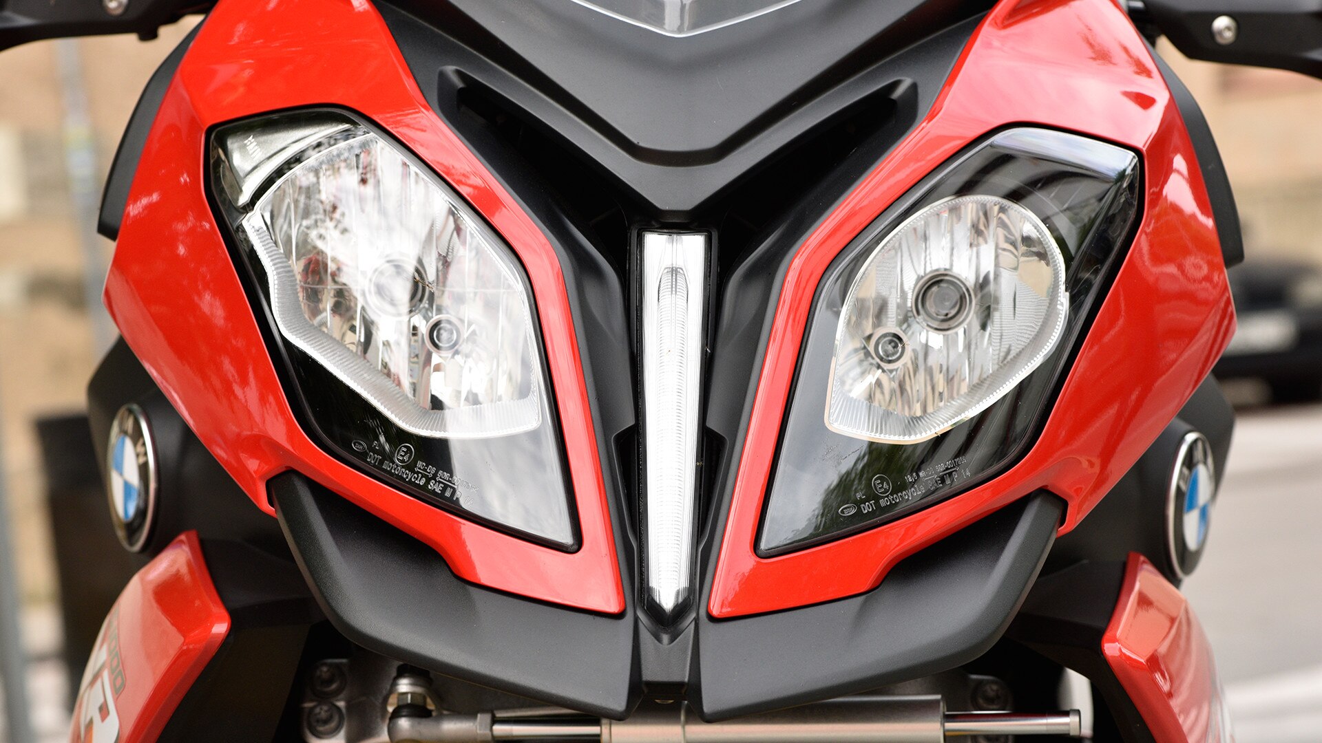 Передняя часть S 1000 XR с сильным характером