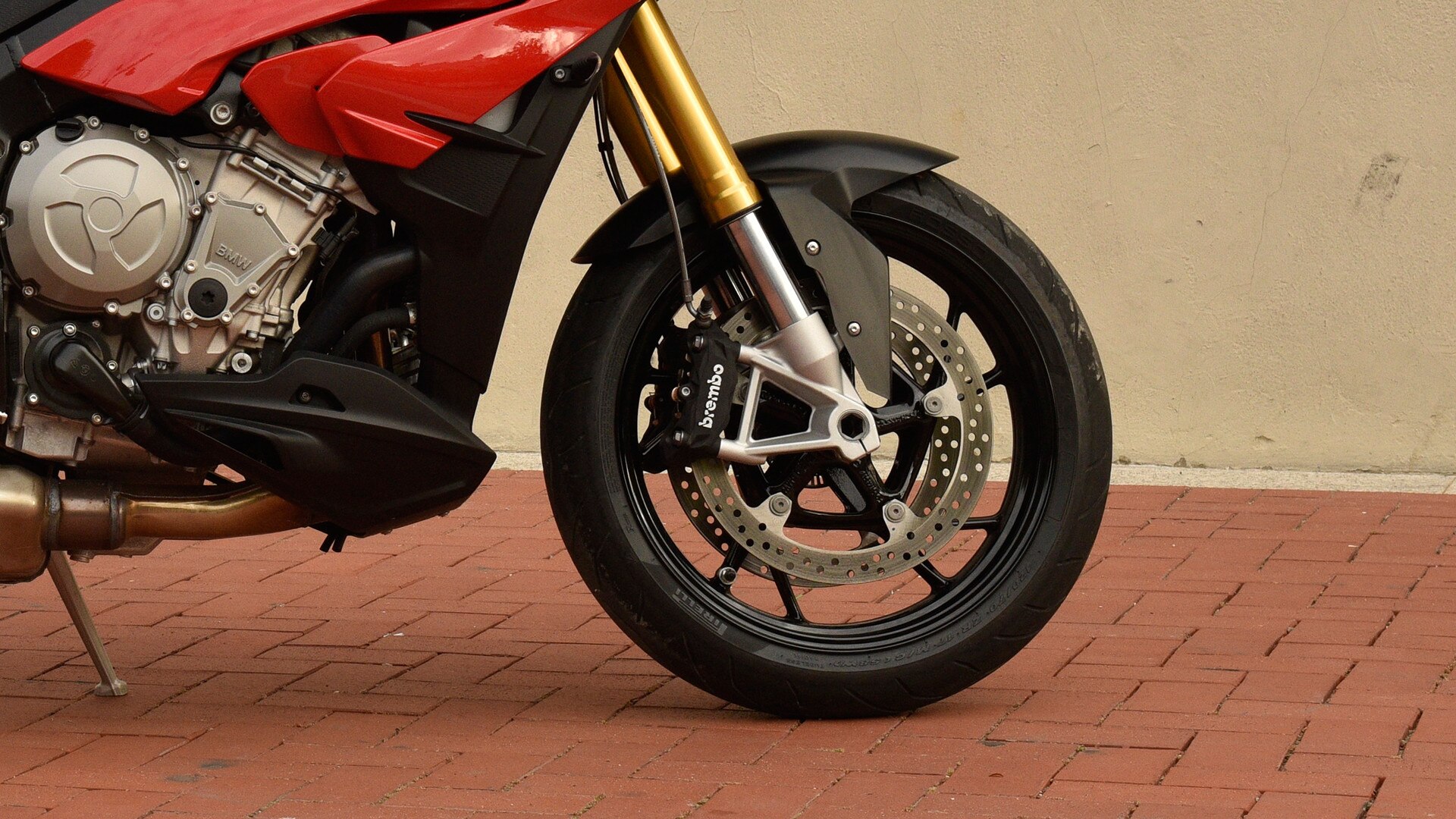 Алюминиевые литые диски S 1000 XR с угловым клапаном