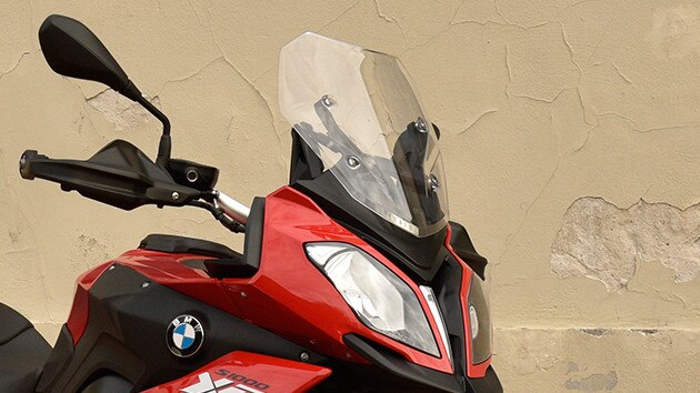 Ветровое стекло S 1000 XR можно отрегулировать в два этапа