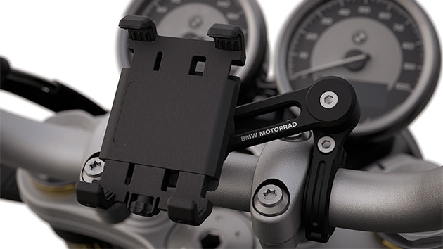 ConnectedRide Control and smartphone holder on the R 12 nineT from BMW Motorrad