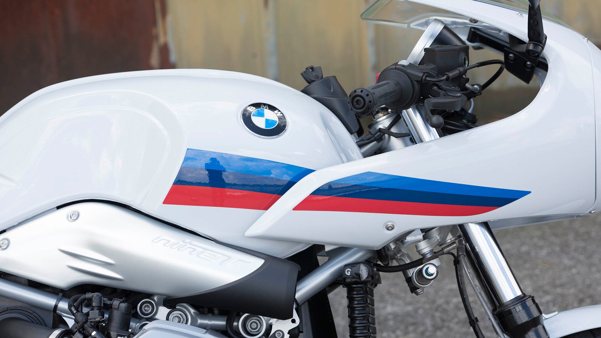 R nineT Racer декали в цветах спортивного отделения BMW Motorrad.