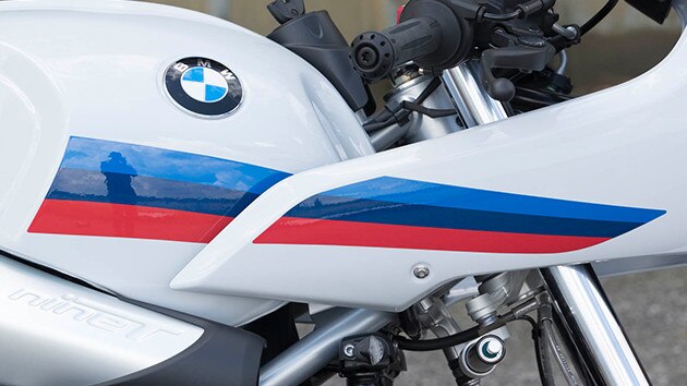 R nineT Racer декали в цветах спортивного отделения BMW Motorrad.