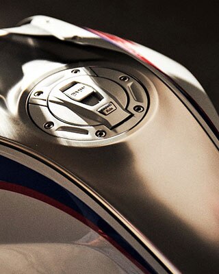 Бак BMW R 1250 R з накладкою з нержавіючої сталі