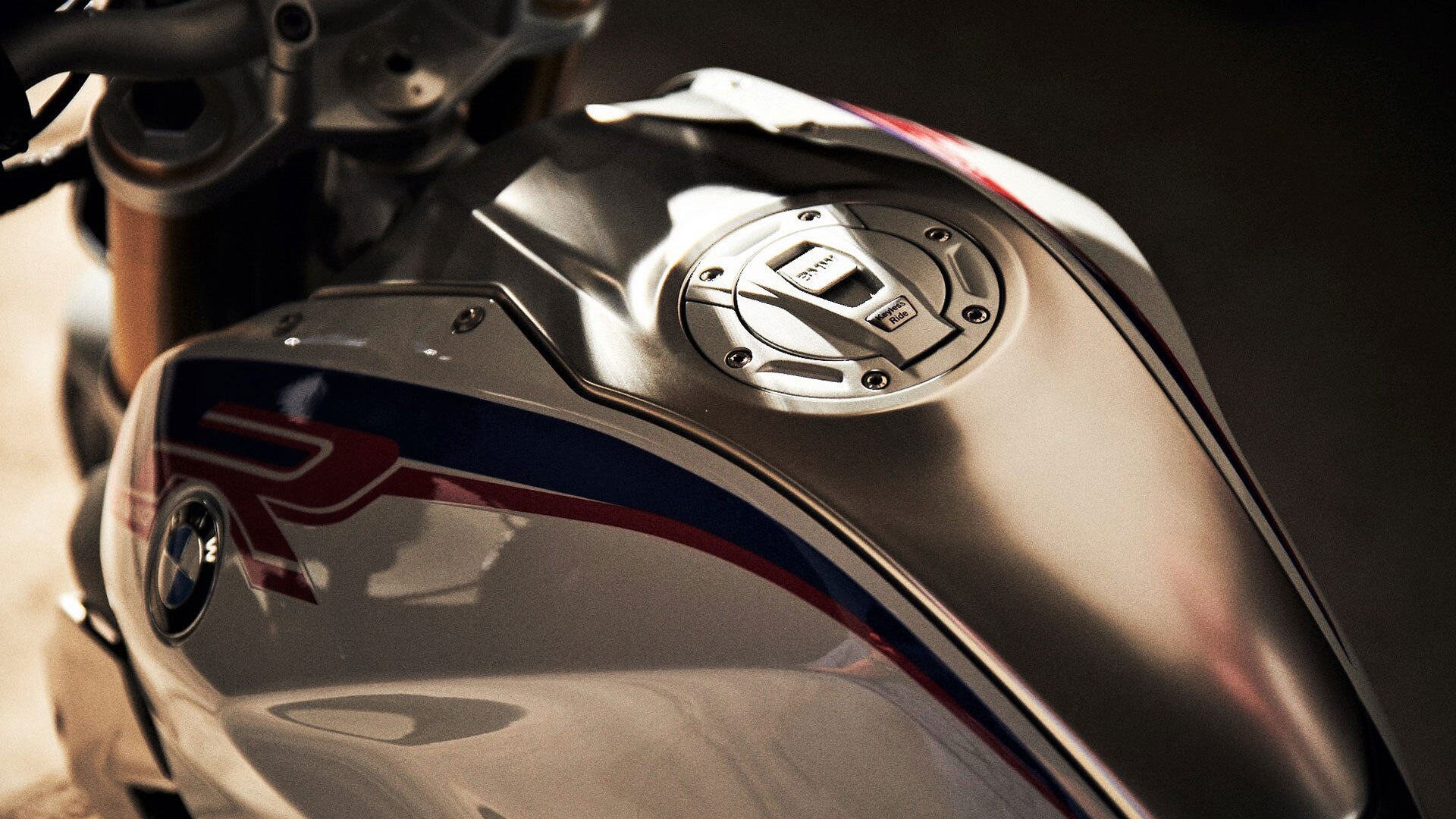 Бак BMW R 1250 R з накладкою з нержавіючої сталі