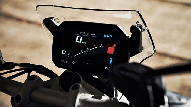 BMW R 1250 R з TFT-дисплеєм та панеллю приладів connectivity
