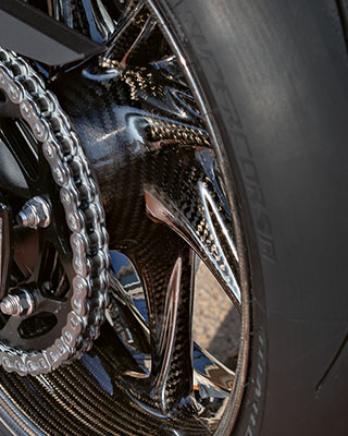 Карбонові колеса M нового BMW RR