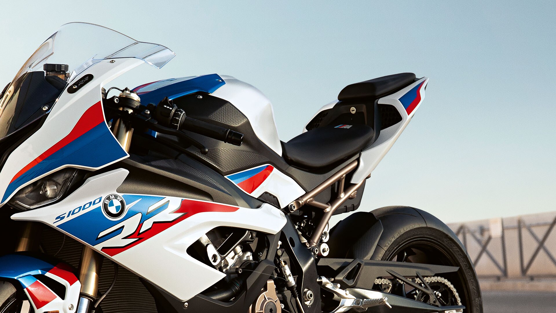 Спортивне сидіння M нового BMW RR