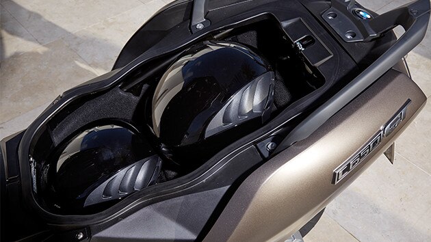 Место для хранения багажа C 650 GT